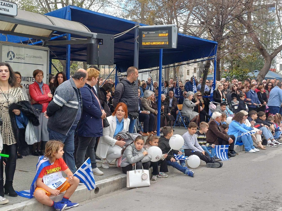 Εικόνες και βίντεο από την παρέλαση της Λάρισας