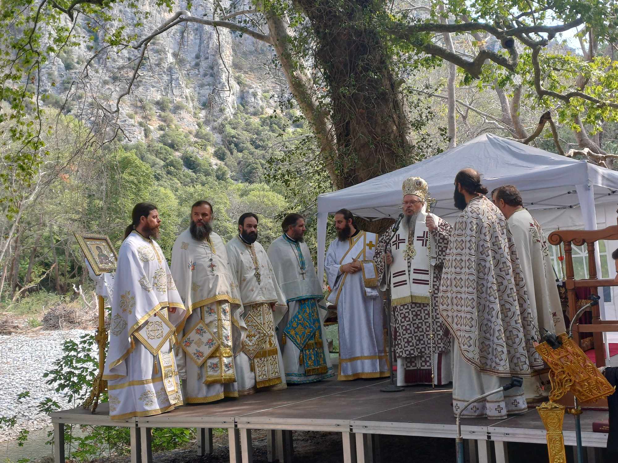 Στις όχθες του Πηνειού ο εορτασμός της Αγίας Παρασκευής στα Τέμπη (ΦΩΤΟ)