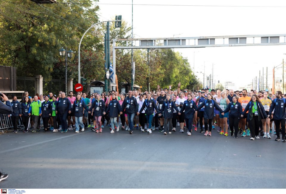 Ξεκίνησε ο 41ος Αυθεντικός Μαραθώνιος της Αθήνας -Mε 21.000 δρομείς από 152 χώρες, δείτε εικόνες