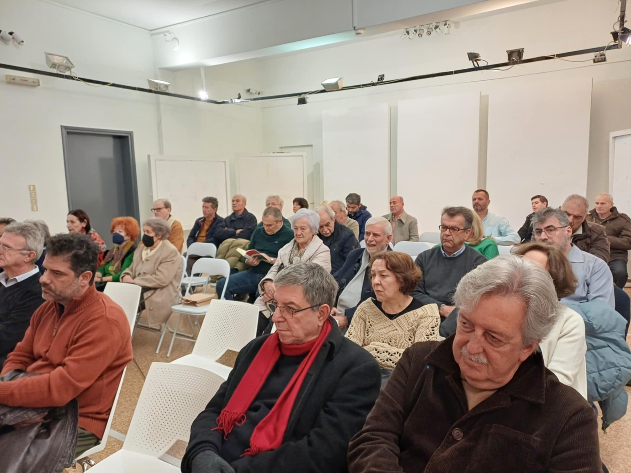 Παρουσιάστηκε στη Λάρισα το βιβλίο  «Αναζητώντας τον Άλλο Δρόμο: Στρατηγικές για την Ανάπτυξη της Ελληνικής Οικονομίας» (ΦΩΤΟ