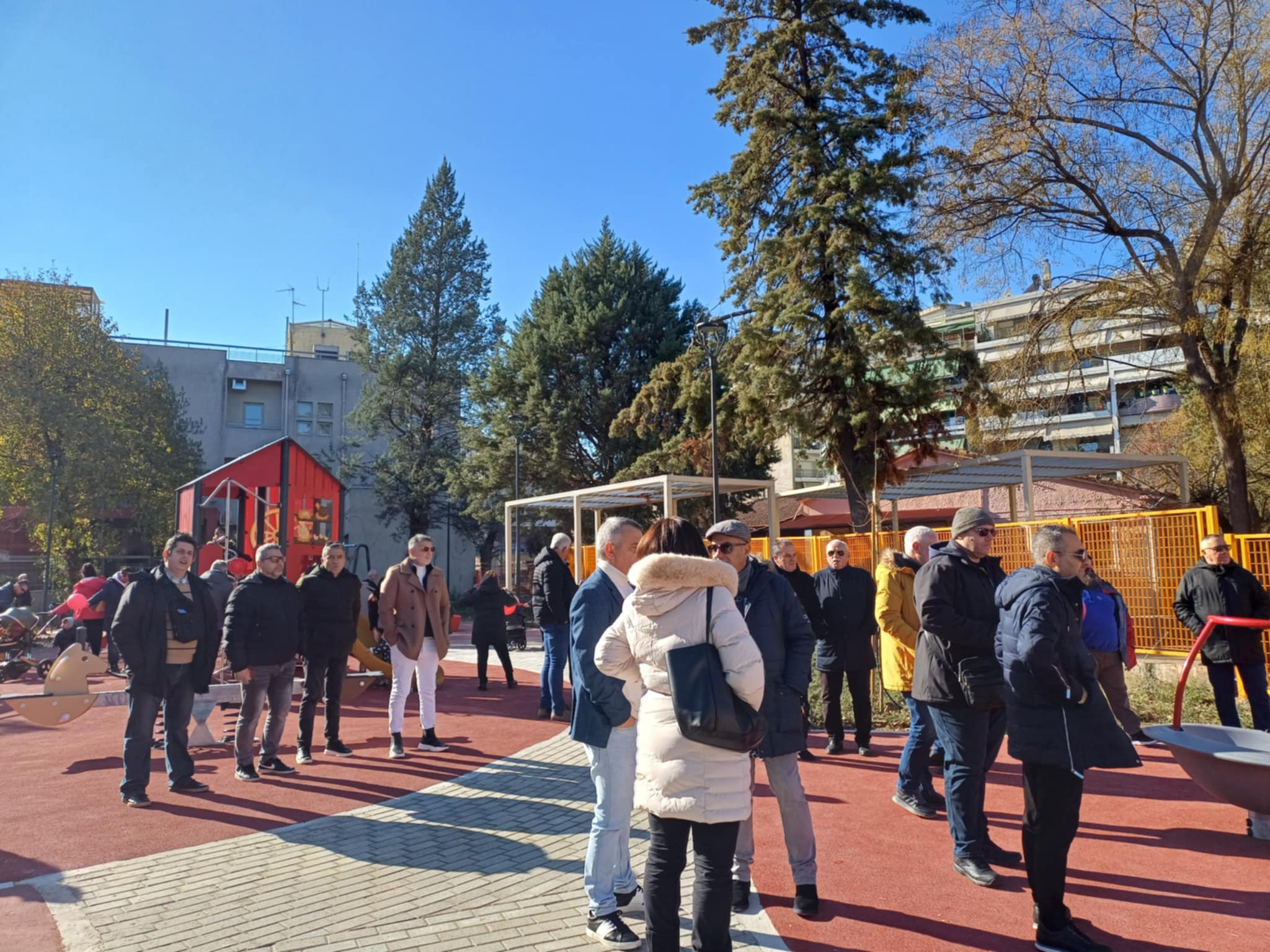 Άνοιξε επίσημα η παιδική χαρά στην Αιόλου παρουσία Μαμάκου, Αγοραστού, Καλογιάννη (ΦΩΤΟ)