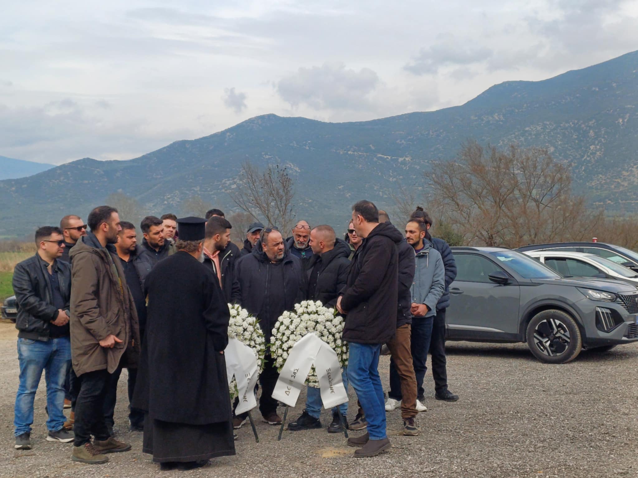 Φόρο τιμής στα θύματα της τραγωδίας Τεμπών απέτισαν μηχανοδηγοί από όλη την Ελλάδα (ΦΩΤΟ-ΒΙΝΤΕΟ)