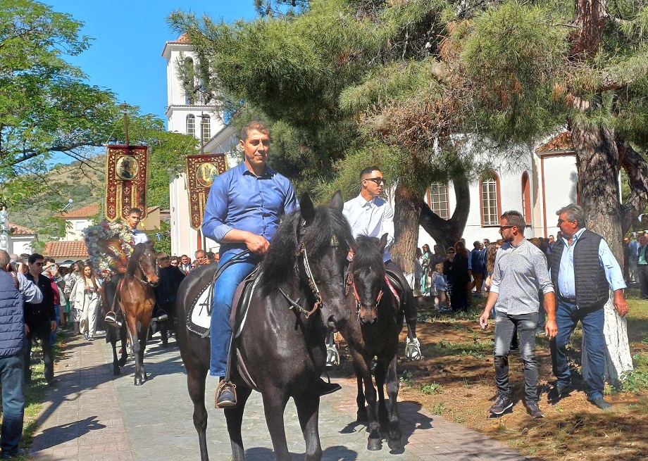 Καβάλα παν στην εκκλησιά , καβάλα προσκυνάνε... στους Γόννους ανήμερα του Αη Γιώργη (ΦΩΤΟ)