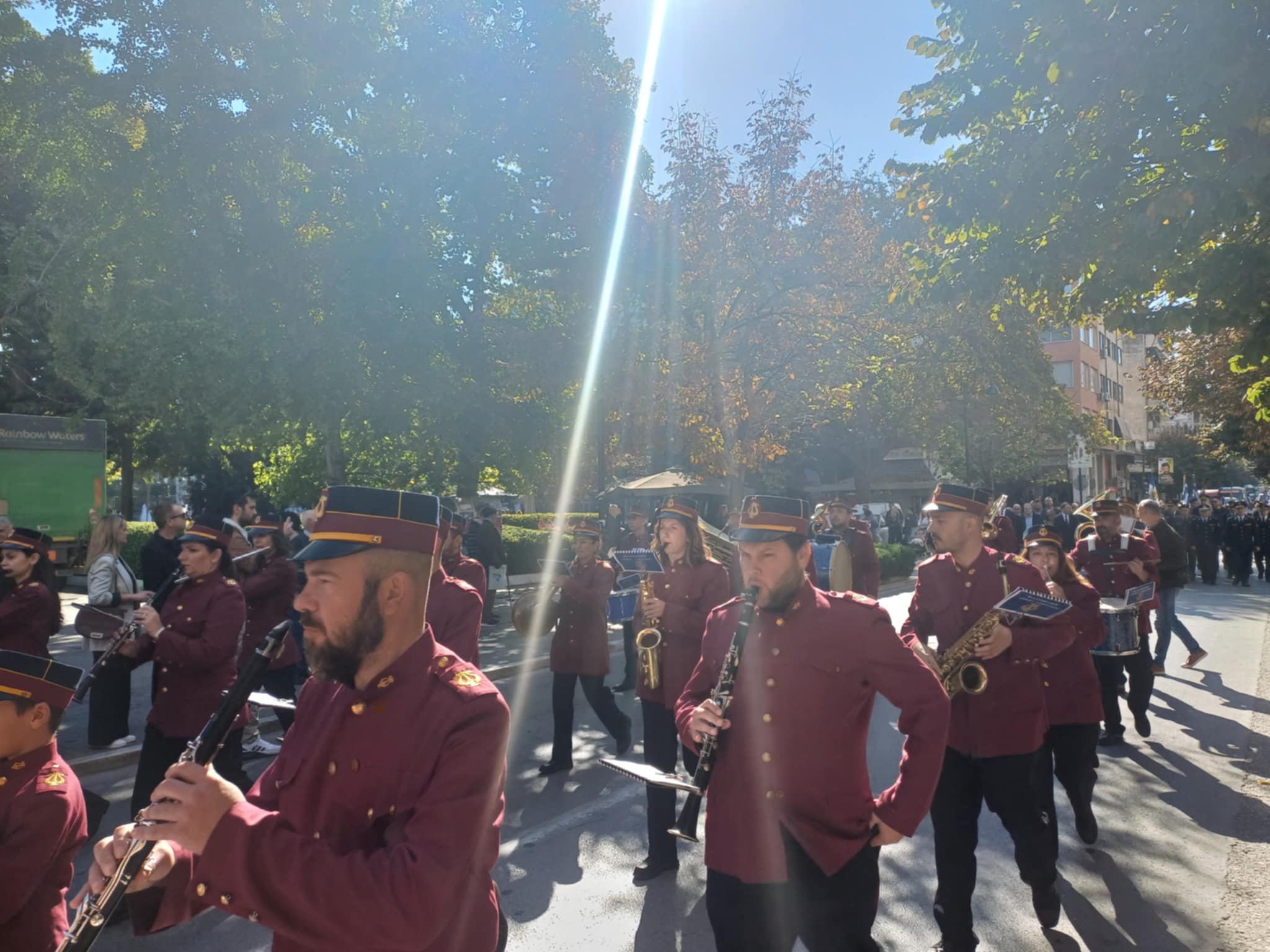 Με λαμπρότητα η Λάρισα τιμά την 80η επέτειο απελευθέρωσης της από τη Γερμανική κατοχή (ΦΩΤΟ)