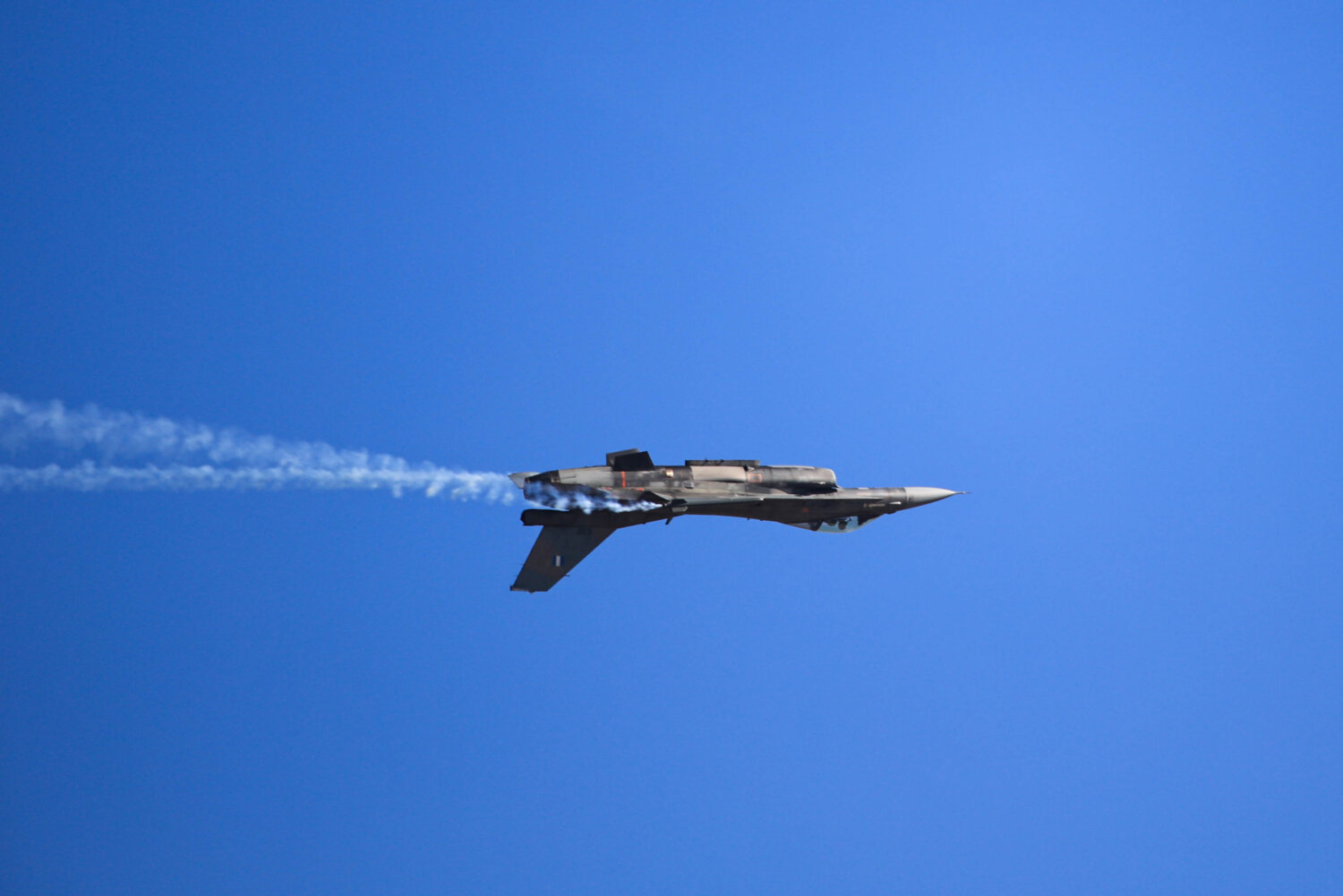 «Έσκισε τους αιθέρες» της Λάρισας το F-16 DEMO TEAM «ΖΕΥΣ» στην 110 Πτέρυγα Μάχης (ΦΩTO)