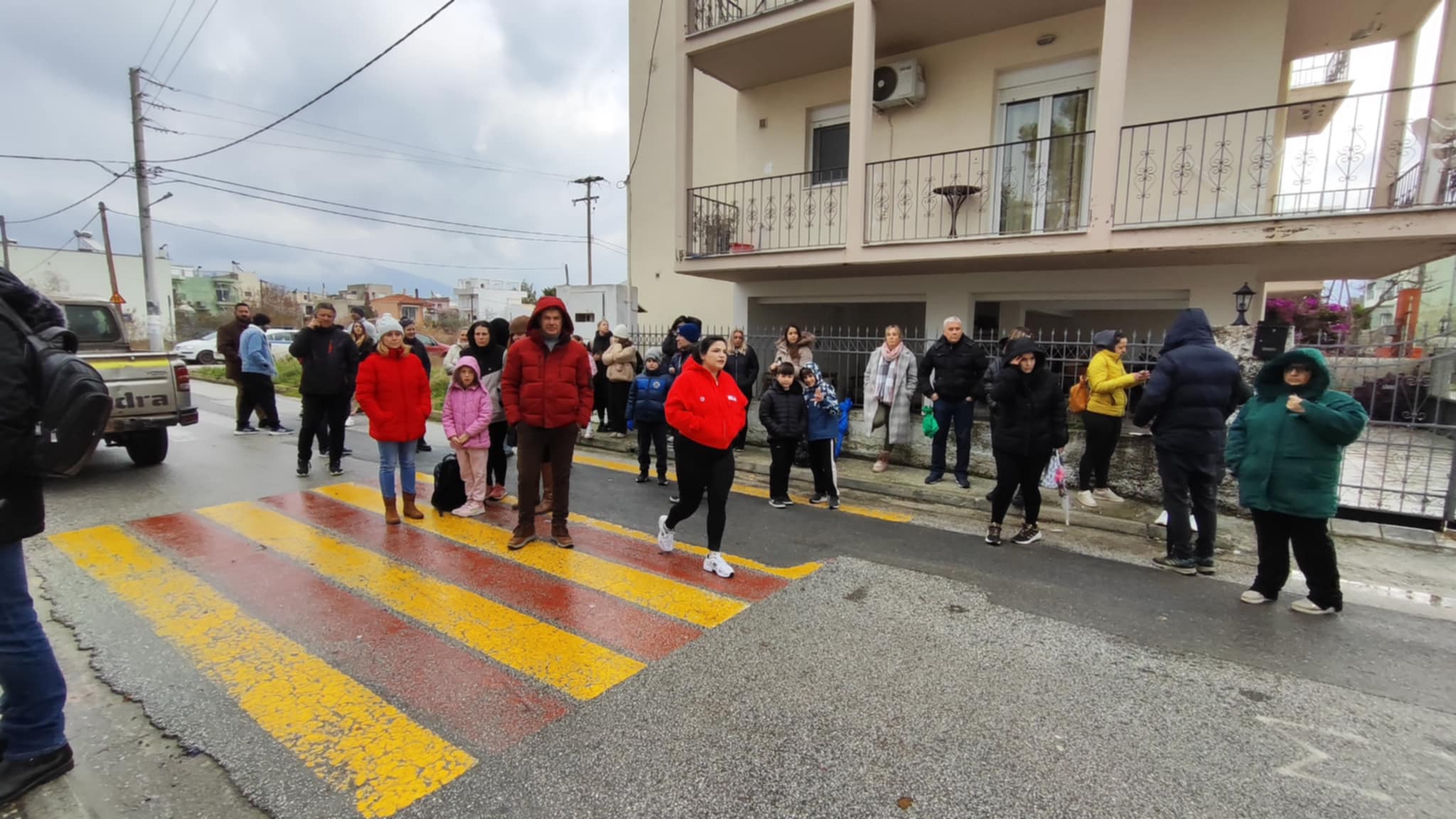 Σοκαρισμένοι οι γονείς για το νεό ατύχημα στο 27ο Δημοτικό σχολείο στις Αλυκές (ΦΩΤΟ)