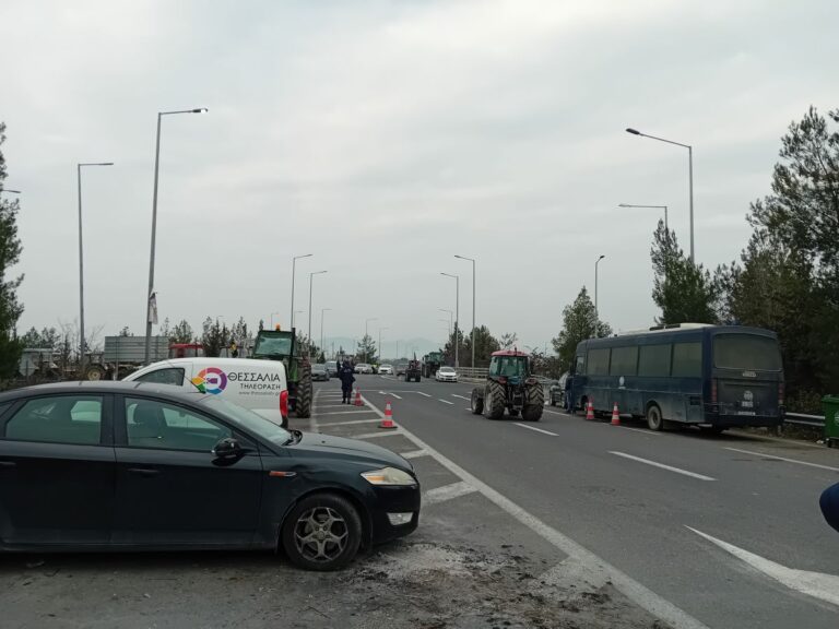 Αποχωρούν από το μπλόκο της Γυρτώνης οι αγρότες και δίνουν ραντεβού την Παρασκευή για τα Τέμπη (ΦΩΤΟ+video)